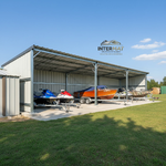 Abri bateau métallique en kit INTERMAT avec bateau à l'abri